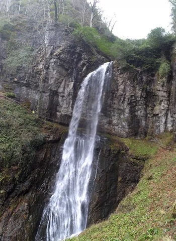 Акармара Абхазия водопад великан