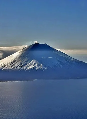 Остров Атласова вулкан Алаид