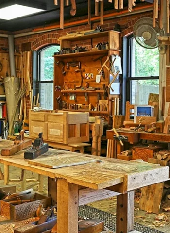 Старинная столярная мастерская