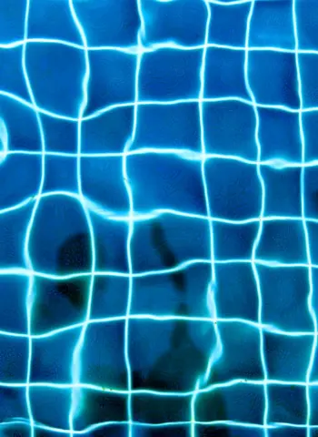 Вода в бассейне текстура