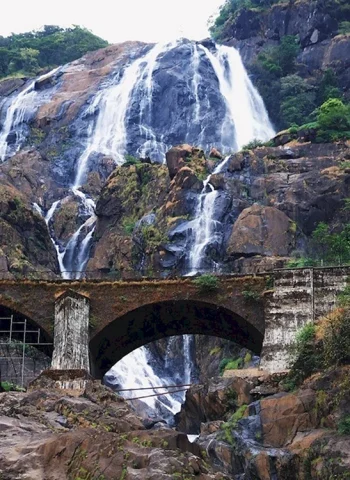 Водопад Дудхсагар Индия