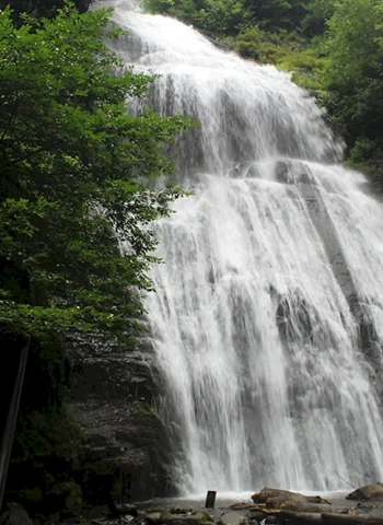 Водопад великан в Абхазии