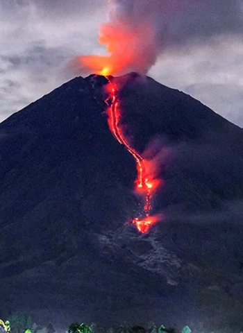 Вулкан Мерапи извержение